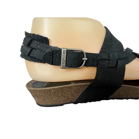 Teva Ysidro Sandals Womens Black Leather Strappy Thong Comfort Low Wedge  Size 8 - Picture 8 of 11